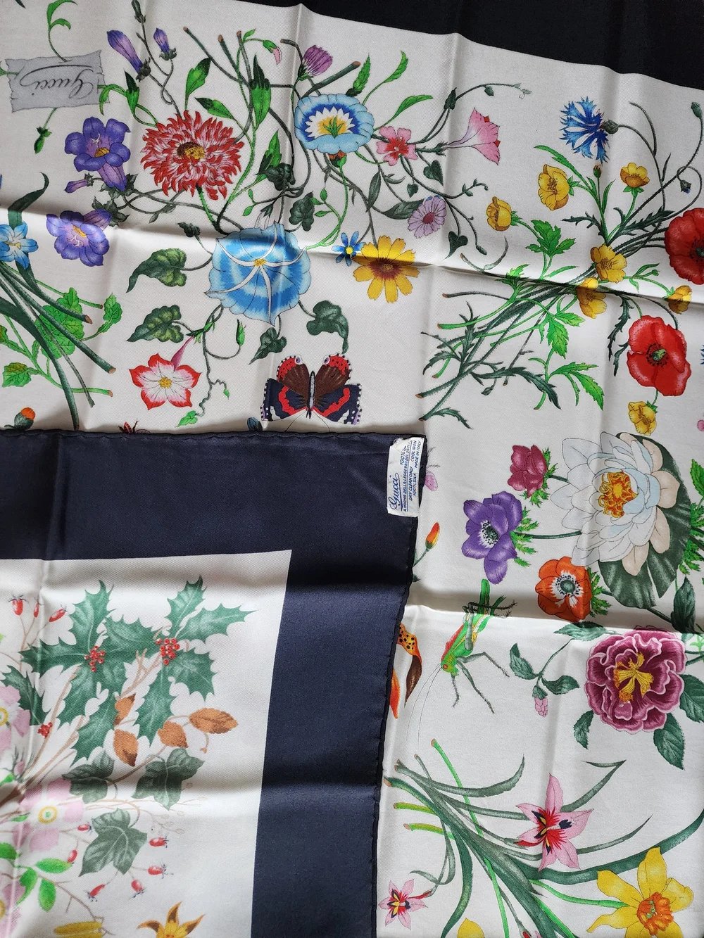 Auth Gucci Floral Silk Scarf